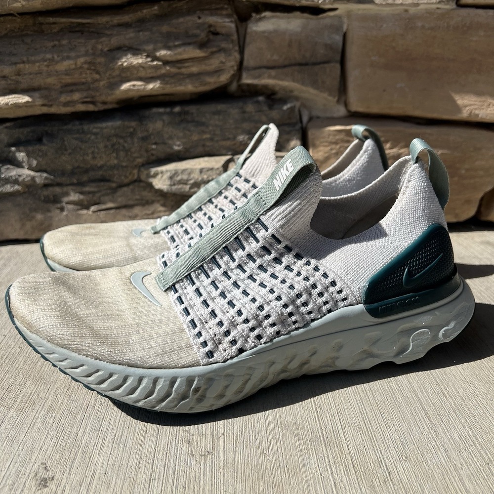Nike Shoes Women Size 9 React Phantom Run Flyknit 2 Platinum Tint Dark Teal